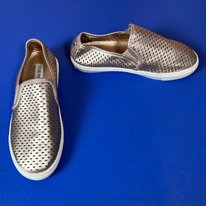 Steve Madden Metallic Punched Loafers Sneakers Shoes 9.5